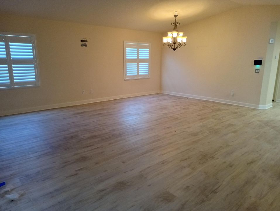 For Sale: $189,500 (2 beds, 2 baths, 1463 Square Feet)