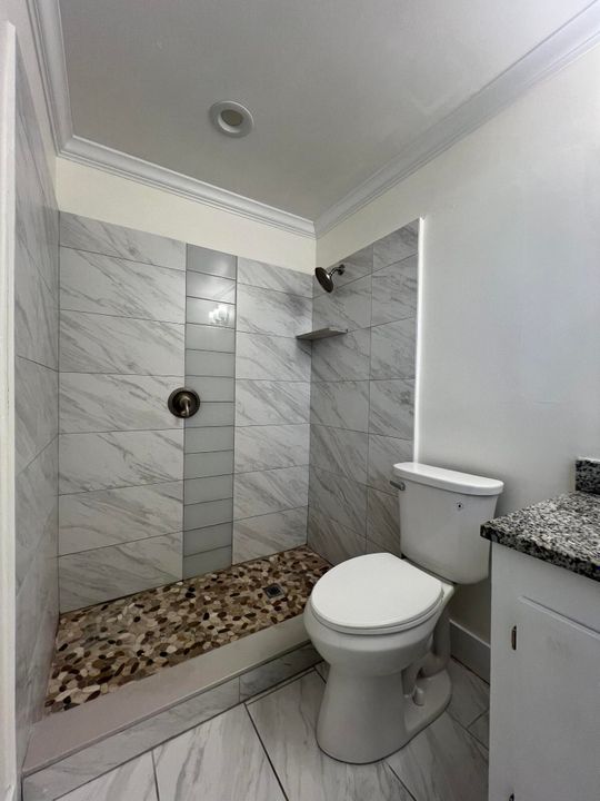 For Rent: $1,695 (1 beds, 1 baths, 720 Square Feet)