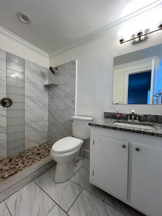 For Rent: $1,695 (1 beds, 1 baths, 720 Square Feet)