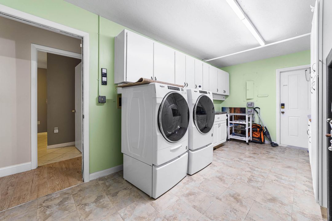 На продажу: $800,000 (3 спален, 3 ванн, 2382 Квадратных фут)