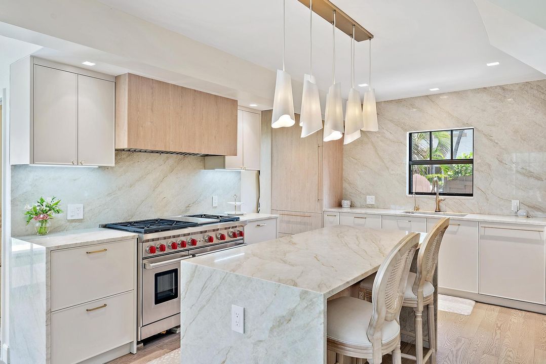 En Renta: $35,000 (4 camas, 3 baños, 2384 Pies cuadrados)