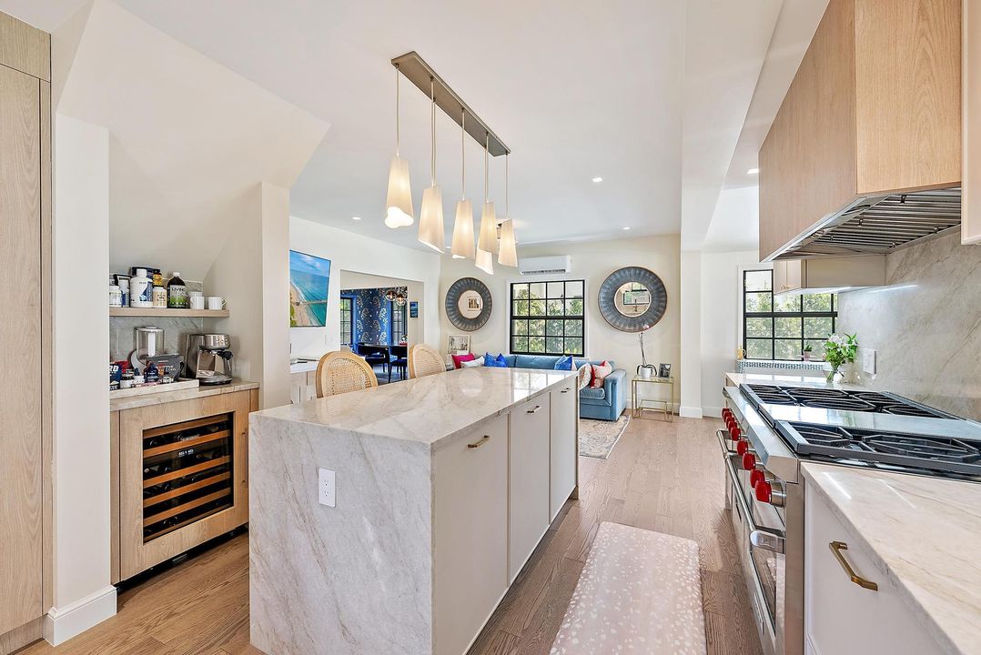 En Renta: $35,000 (4 camas, 3 baños, 2384 Pies cuadrados)