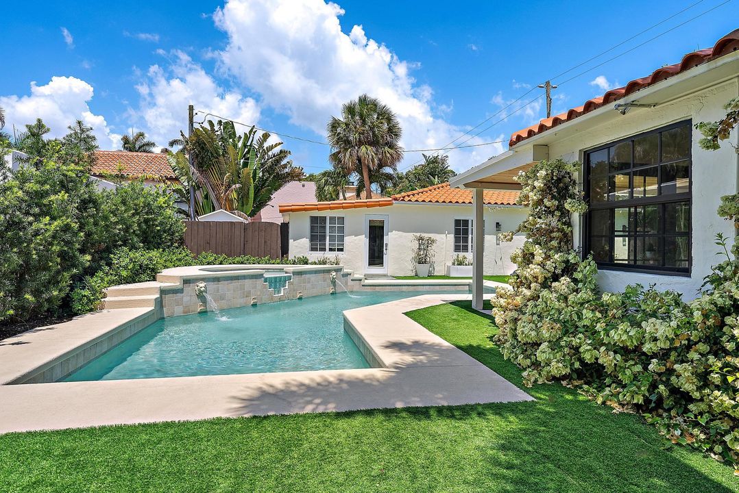 En Renta: $35,000 (4 camas, 3 baños, 2384 Pies cuadrados)