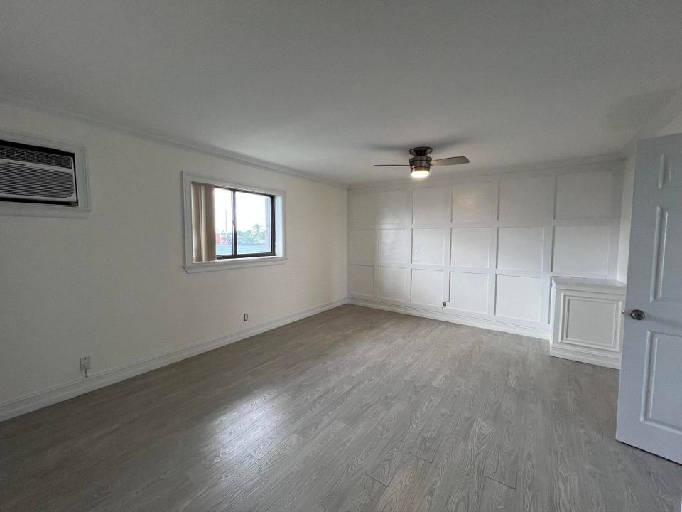 For Rent: $1,695 (1 beds, 1 baths, 720 Square Feet)