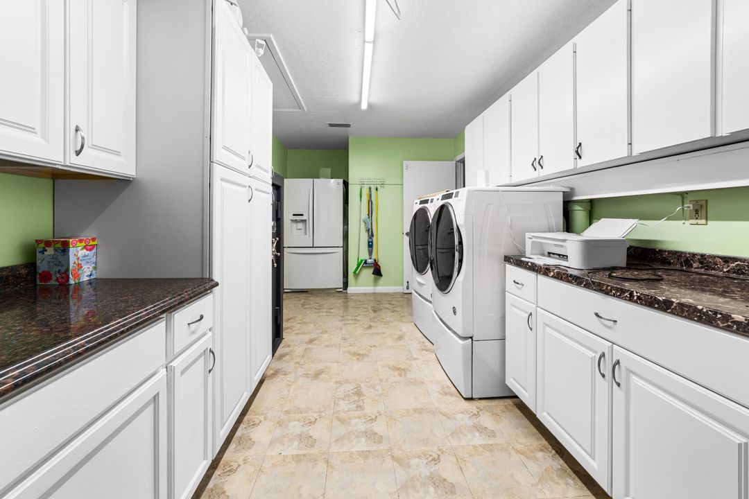 На продажу: $800,000 (3 спален, 3 ванн, 2382 Квадратных фут)