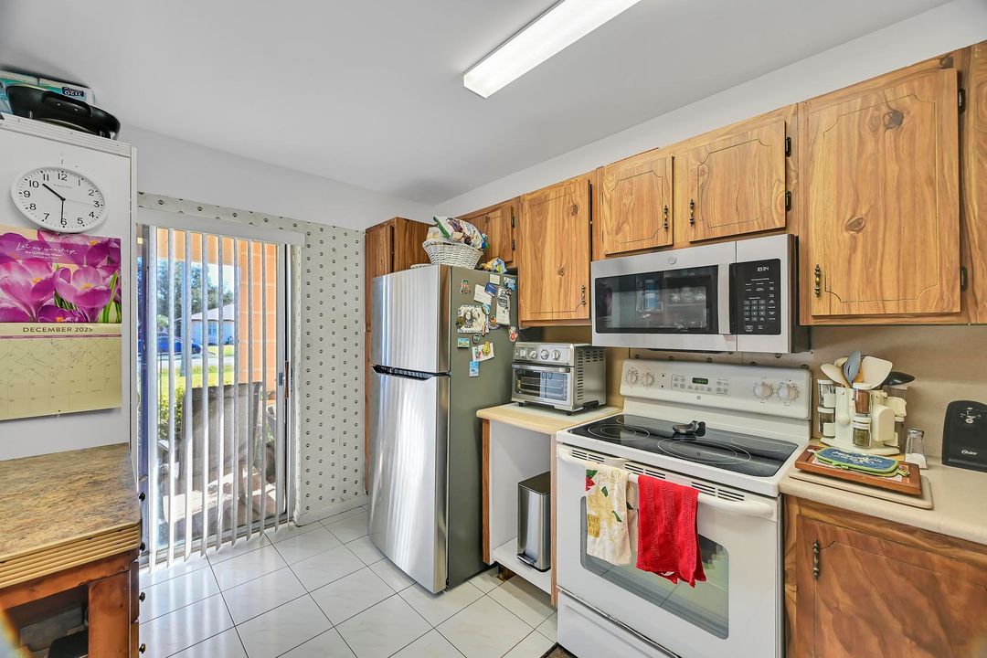 For Sale: $180,000 (2 beds, 2 baths, 1336 Square Feet)