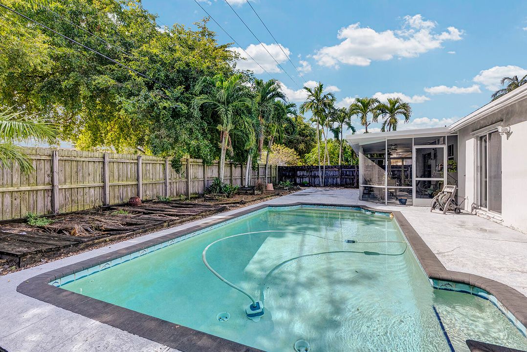 En Venta: $549,900 (4 camas, 2 baños, 1779 Pies cuadrados)