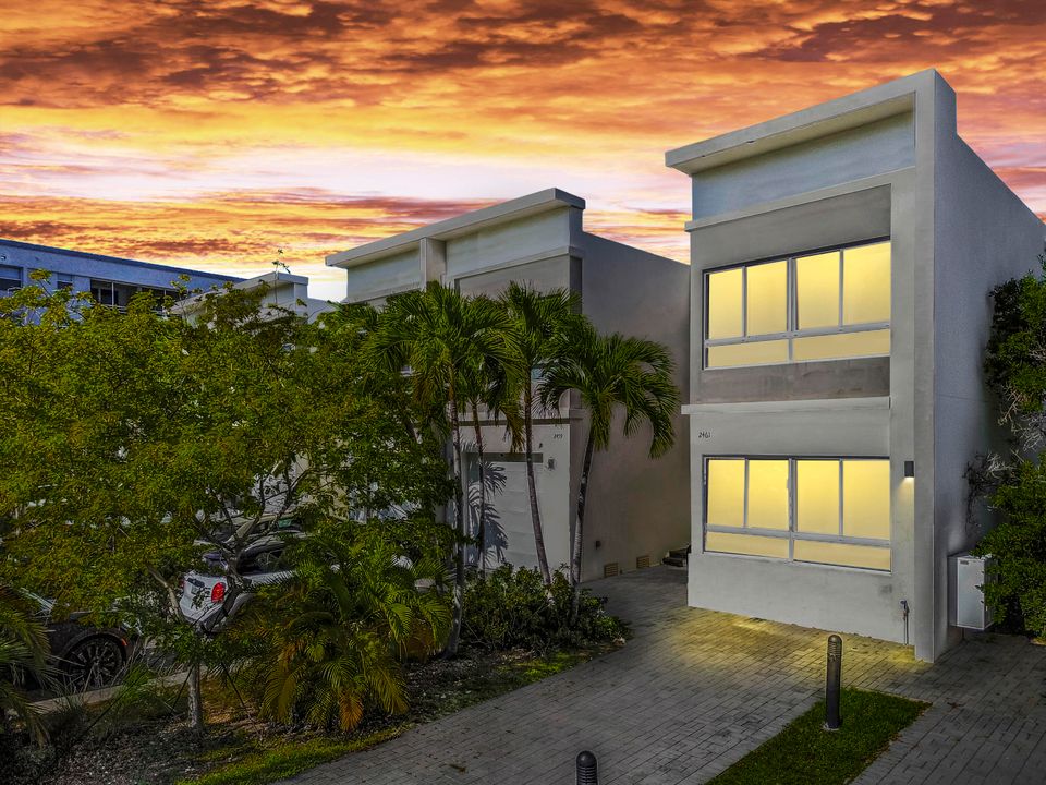 For Sale: $1,150,000 (4 beds, 3 baths, 2481 Square Feet)