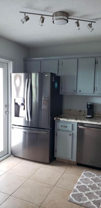 For Rent: $1,750 (2 beds, 2 baths, 860 Square Feet)