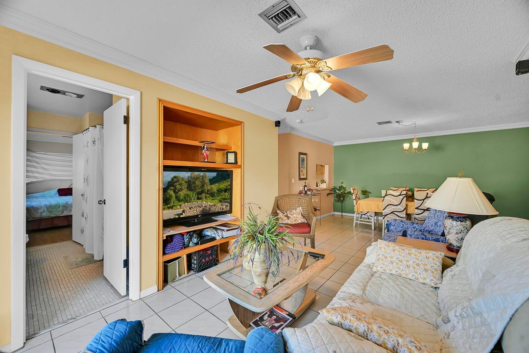 For Sale: $180,000 (2 beds, 2 baths, 1336 Square Feet)