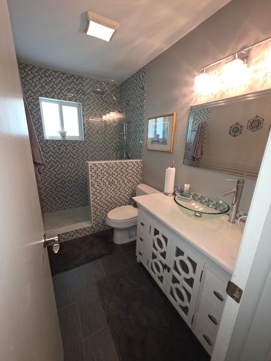 For Rent: $1,750 (2 beds, 2 baths, 860 Square Feet)