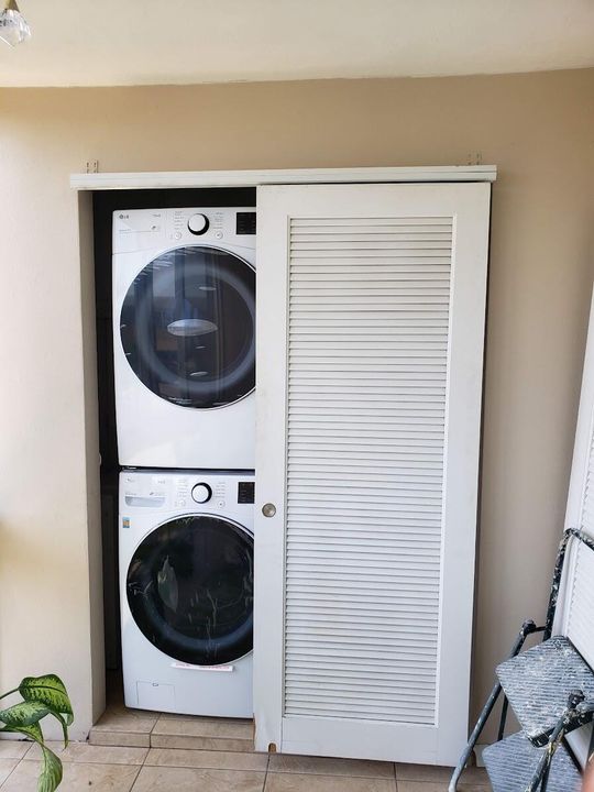 For Rent: $1,750 (2 beds, 2 baths, 860 Square Feet)