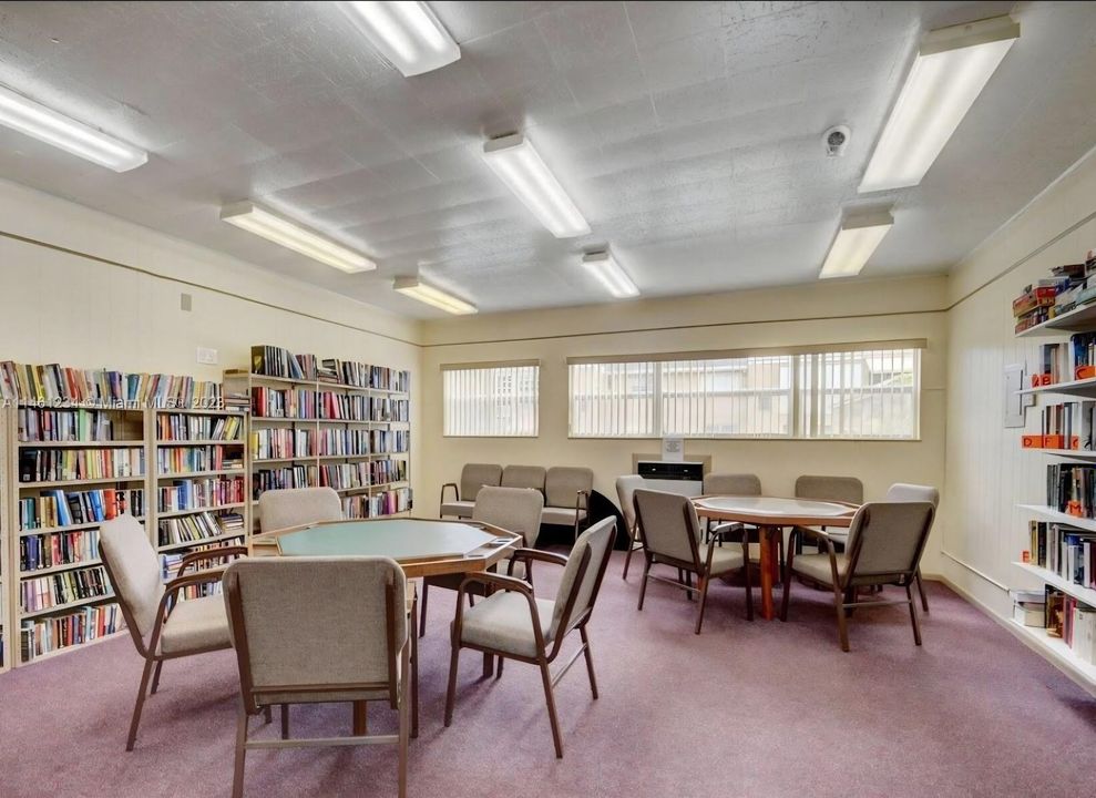 For Rent: $1,750 (2 beds, 2 baths, 860 Square Feet)