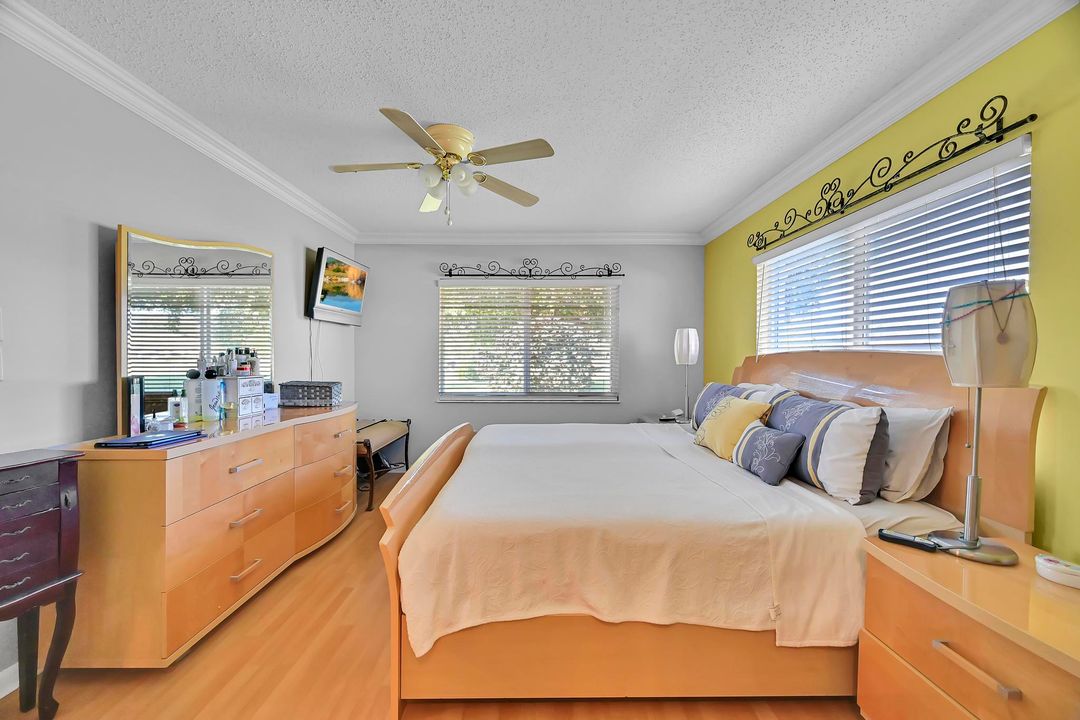 For Sale: $180,000 (2 beds, 2 baths, 1336 Square Feet)