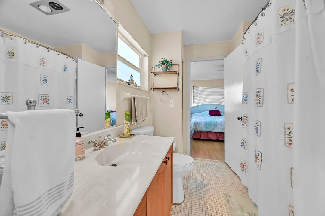 For Sale: $180,000 (2 beds, 2 baths, 1336 Square Feet)