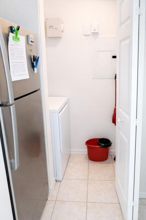 На продажу: $465,500 (3 спален, 2 ванн, 1633 Квадратных фут)