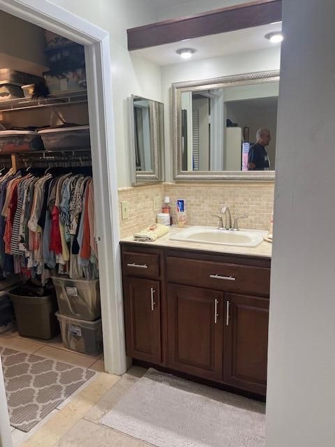 待售: $99,000 (1 贝兹, 1 浴室, 795 平方英尺)