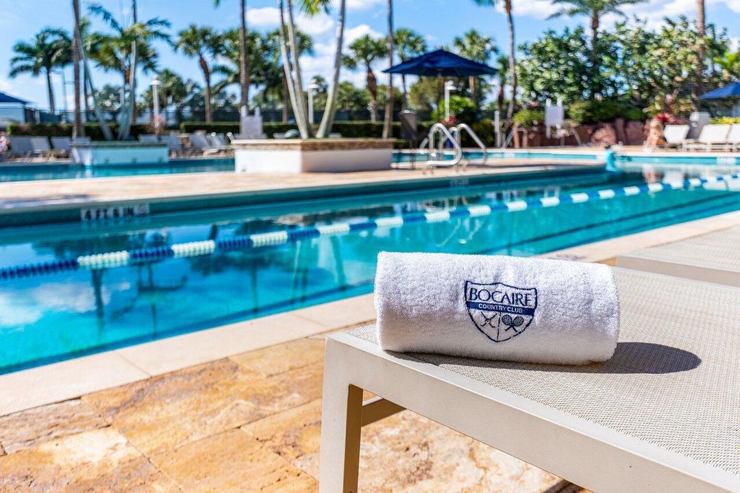 For Sale: $2,175,000 (3 beds, 3 baths, 3092 Square Feet)