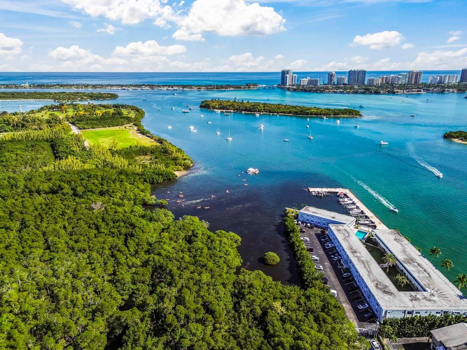 For Sale: $1,150,000 (4 beds, 3 baths, 2481 Square Feet)