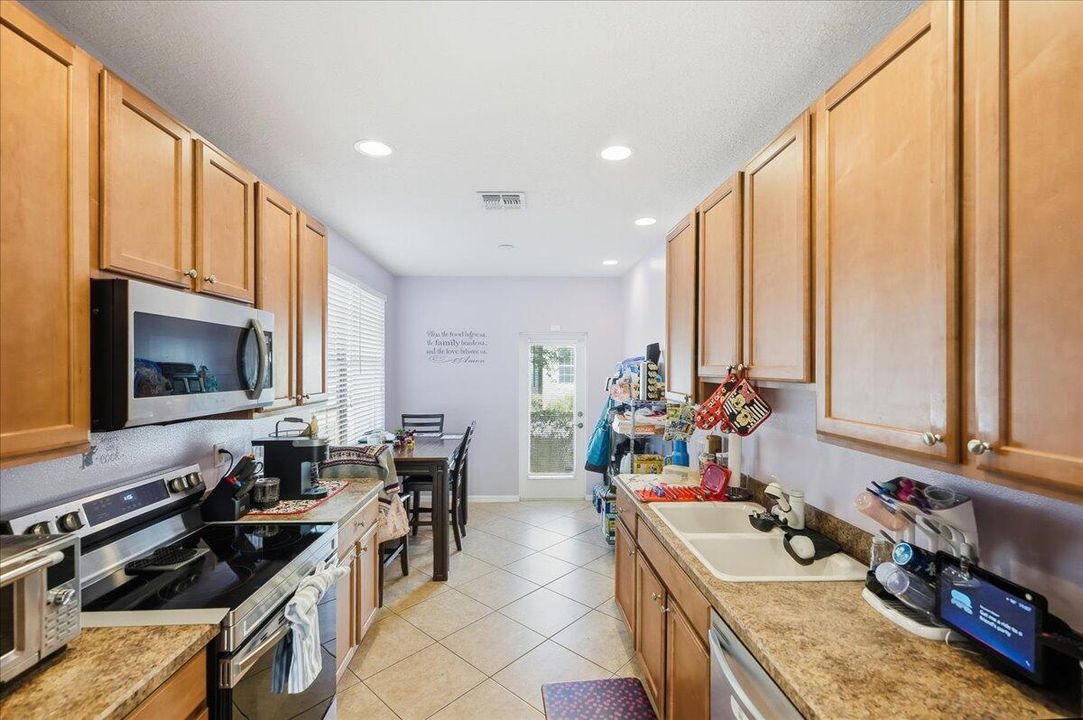 待售: $274,321 (3 贝兹, 2 浴室, 1350 平方英尺)