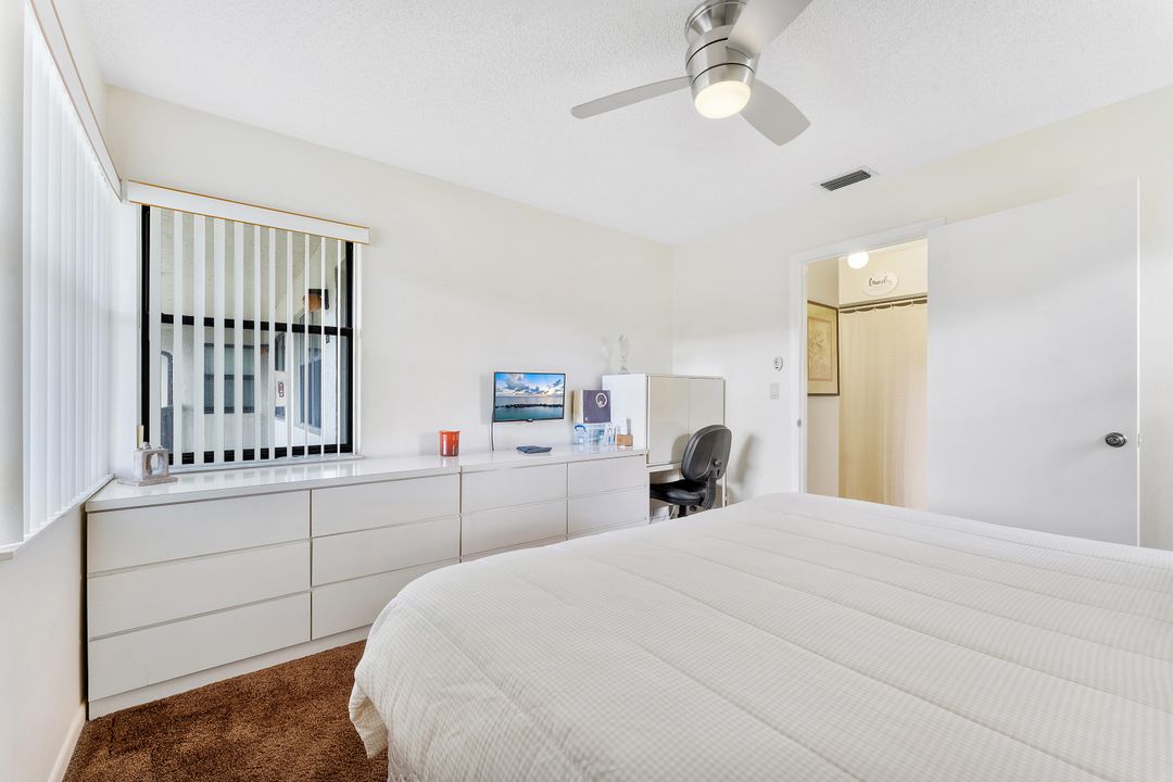 For Sale: $124,900 (2 beds, 2 baths, 1186 Square Feet)