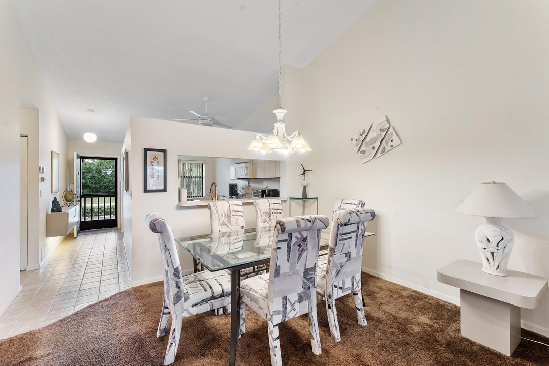 For Sale: $124,900 (2 beds, 2 baths, 1186 Square Feet)