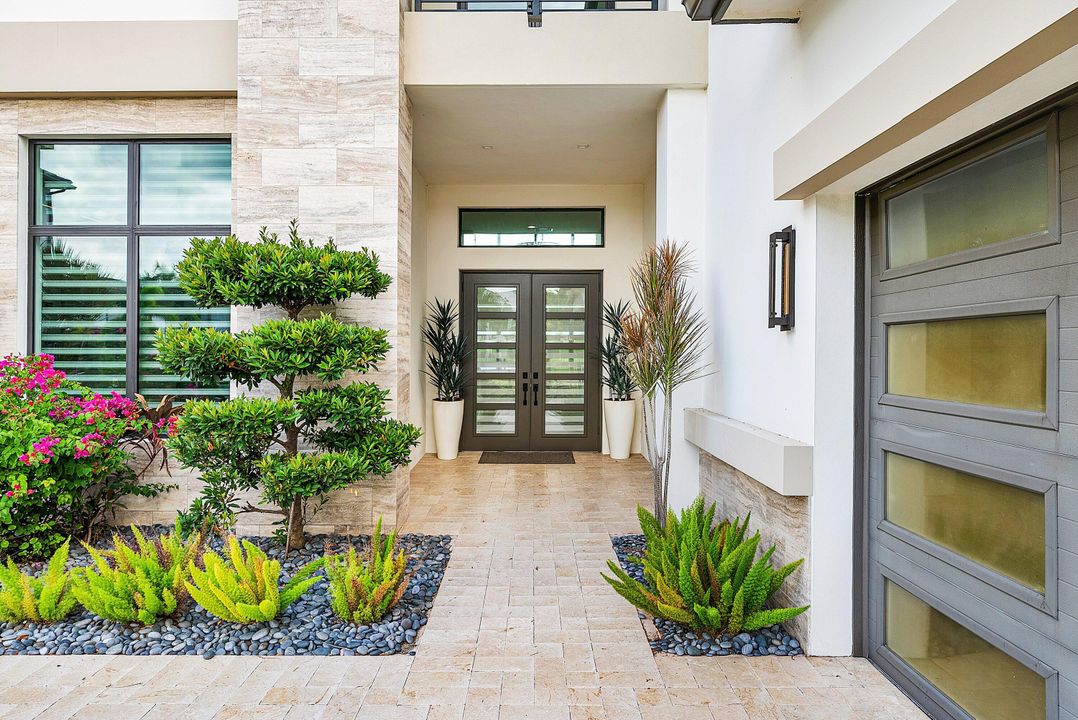 For Sale: $5,250,000 (5 beds, 5 baths, 5927 Square Feet)