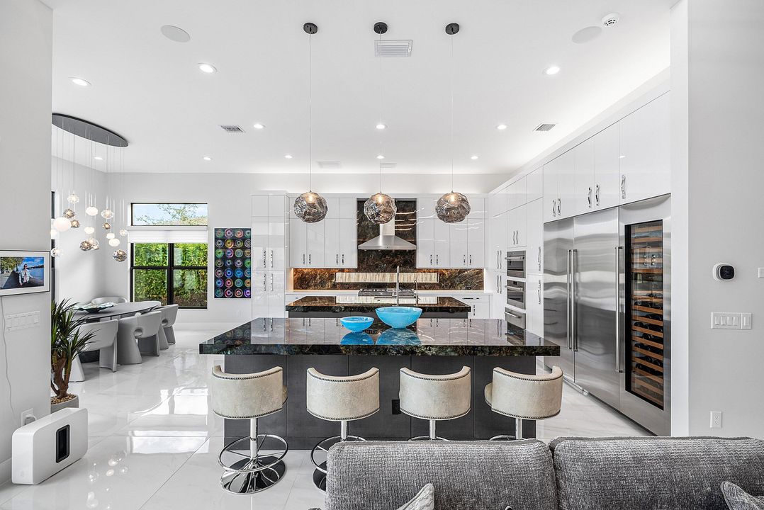 For Sale: $5,250,000 (5 beds, 5 baths, 5927 Square Feet)