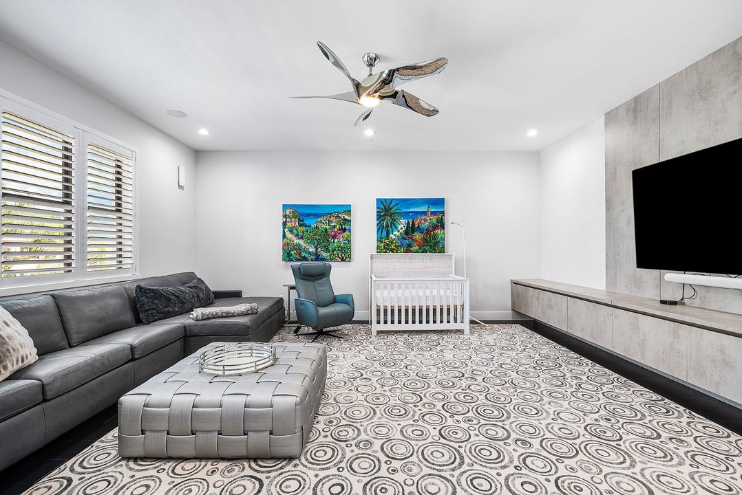 For Sale: $5,250,000 (5 beds, 5 baths, 5927 Square Feet)