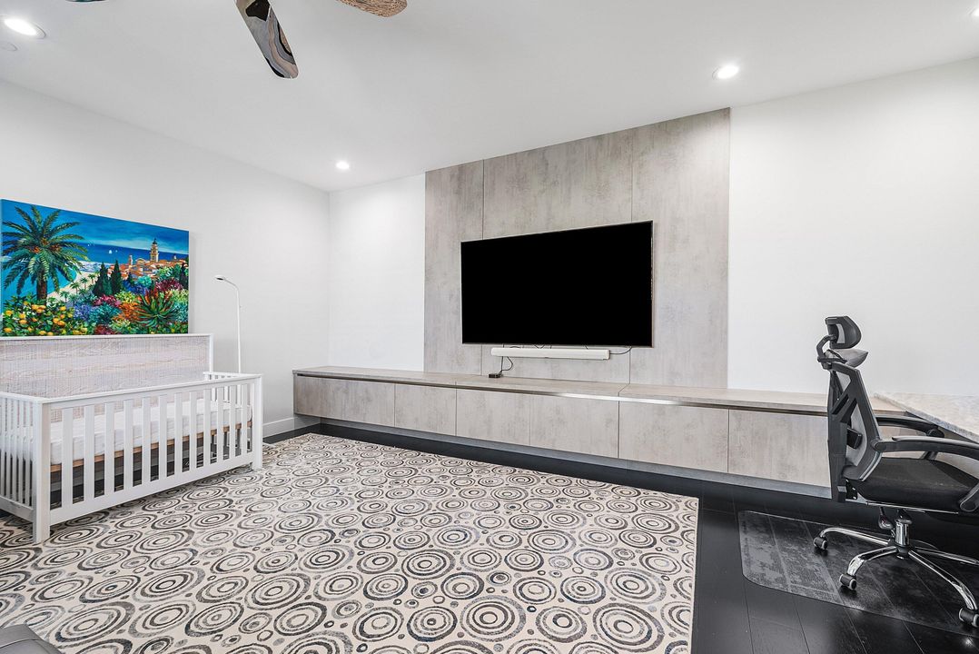 For Sale: $5,250,000 (5 beds, 5 baths, 5927 Square Feet)