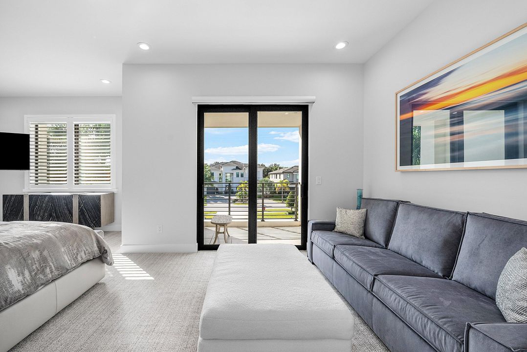 For Sale: $5,250,000 (5 beds, 5 baths, 5927 Square Feet)