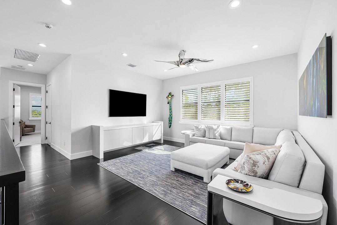 For Sale: $5,250,000 (5 beds, 5 baths, 5927 Square Feet)