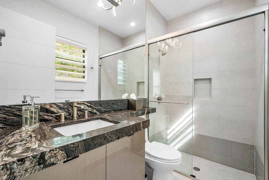 For Sale: $5,250,000 (5 beds, 5 baths, 5927 Square Feet)