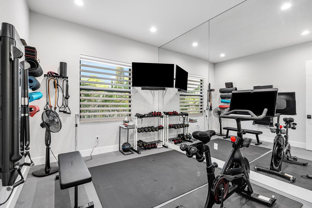 For Sale: $5,250,000 (5 beds, 5 baths, 5927 Square Feet)