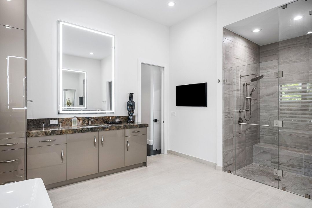 For Sale: $5,250,000 (5 beds, 5 baths, 5927 Square Feet)