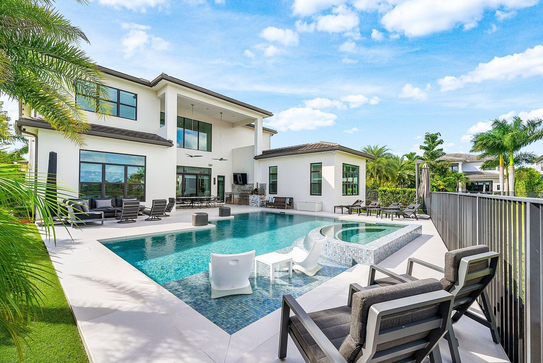 For Sale: $5,250,000 (5 beds, 5 baths, 5927 Square Feet)