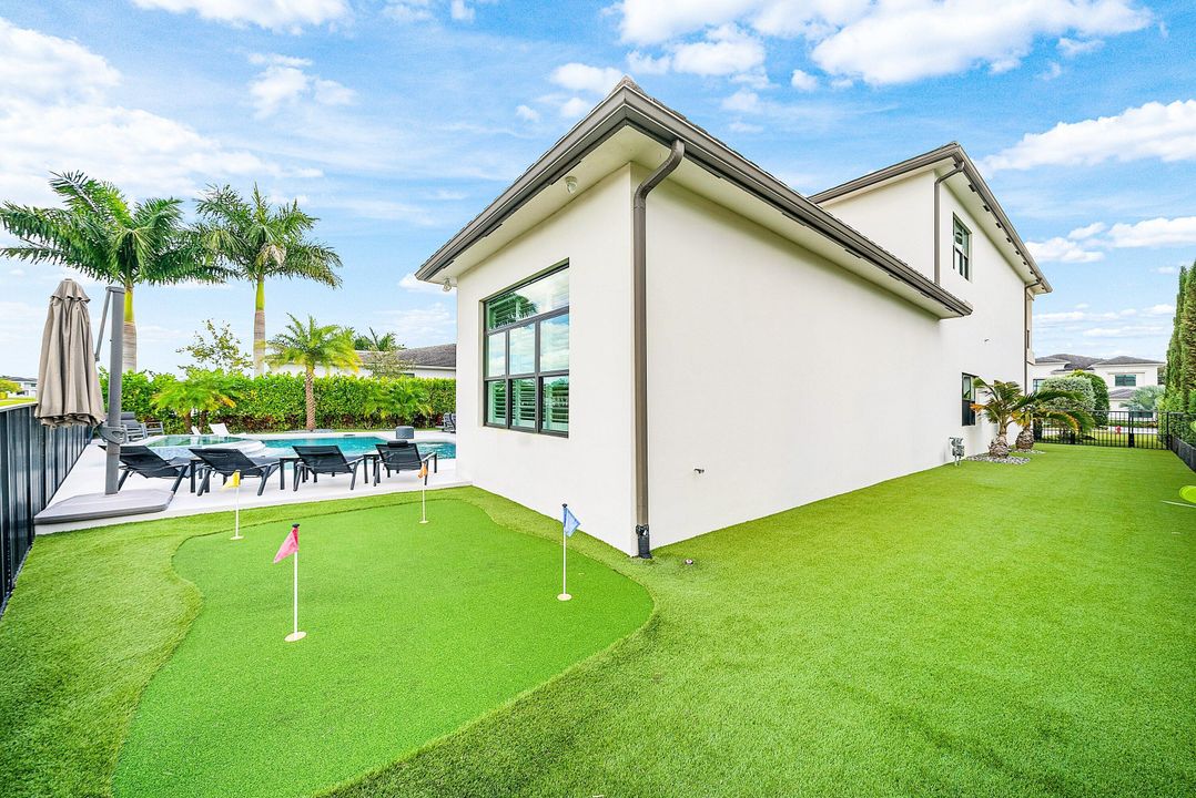 For Sale: $5,250,000 (5 beds, 5 baths, 5927 Square Feet)