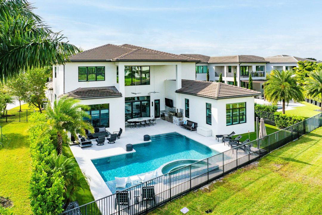 For Sale: $5,250,000 (5 beds, 5 baths, 5927 Square Feet)