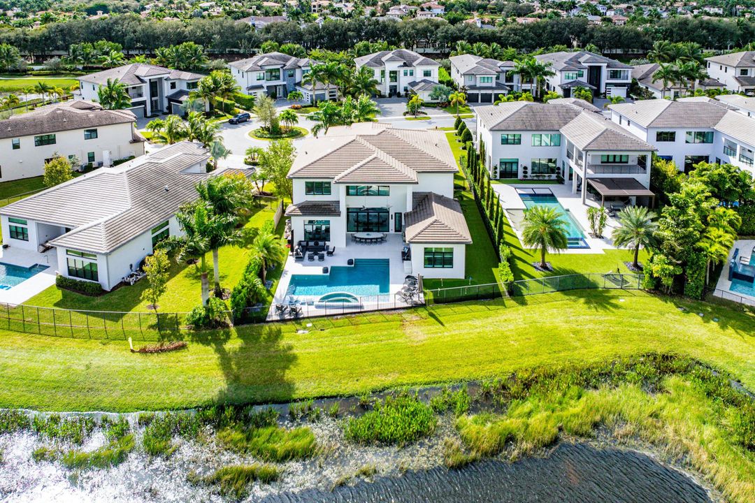 For Sale: $5,250,000 (5 beds, 5 baths, 5927 Square Feet)