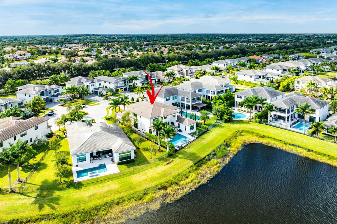 For Sale: $5,250,000 (5 beds, 5 baths, 5927 Square Feet)