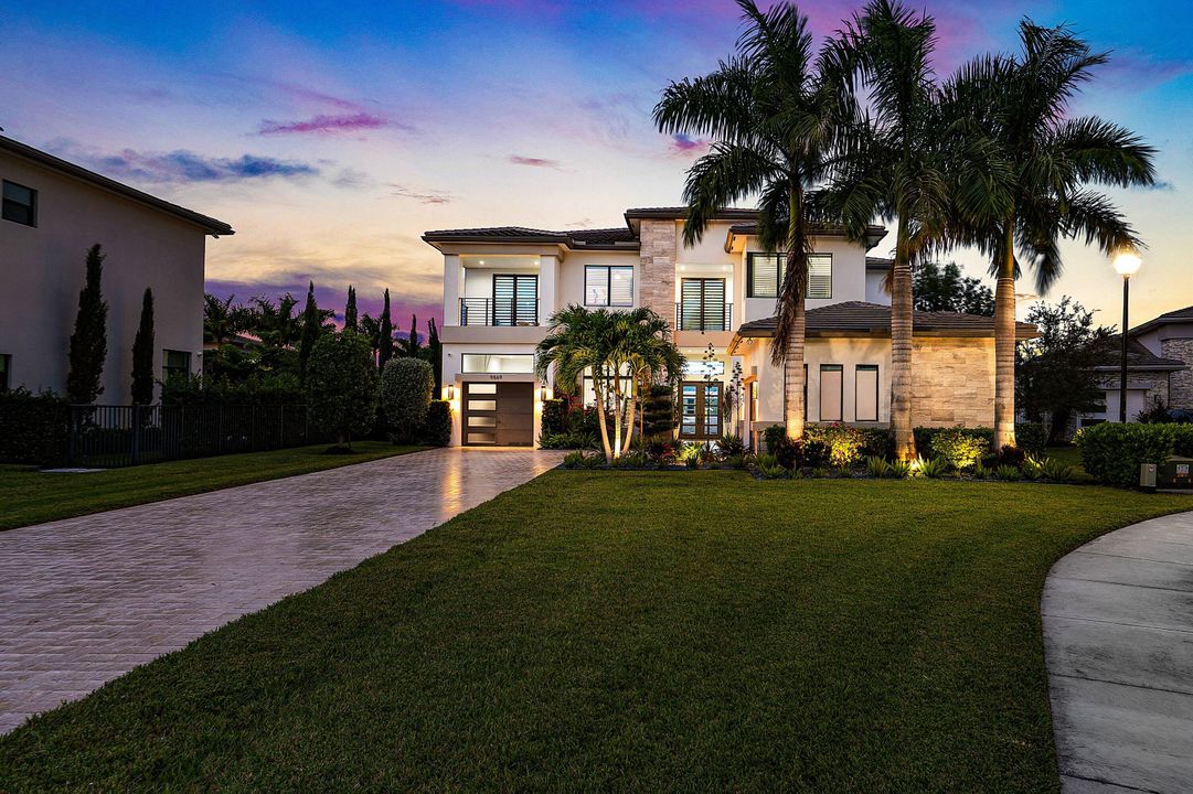 For Sale: $5,250,000 (5 beds, 5 baths, 5927 Square Feet)