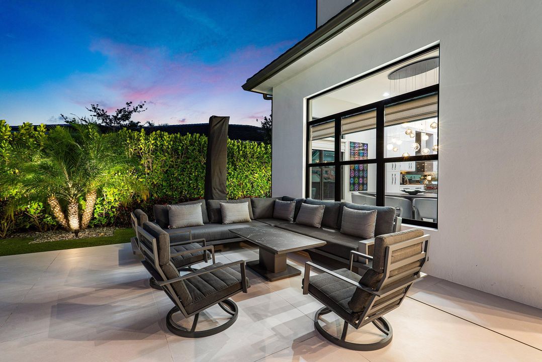 For Sale: $5,250,000 (5 beds, 5 baths, 5927 Square Feet)