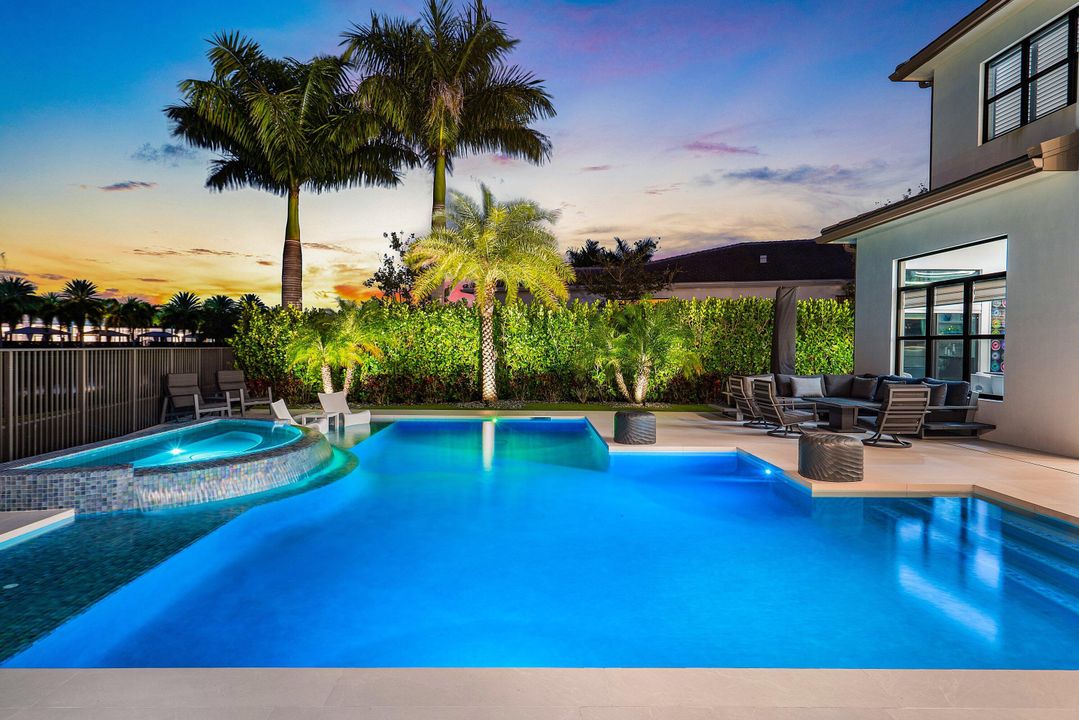 For Sale: $5,250,000 (5 beds, 5 baths, 5927 Square Feet)