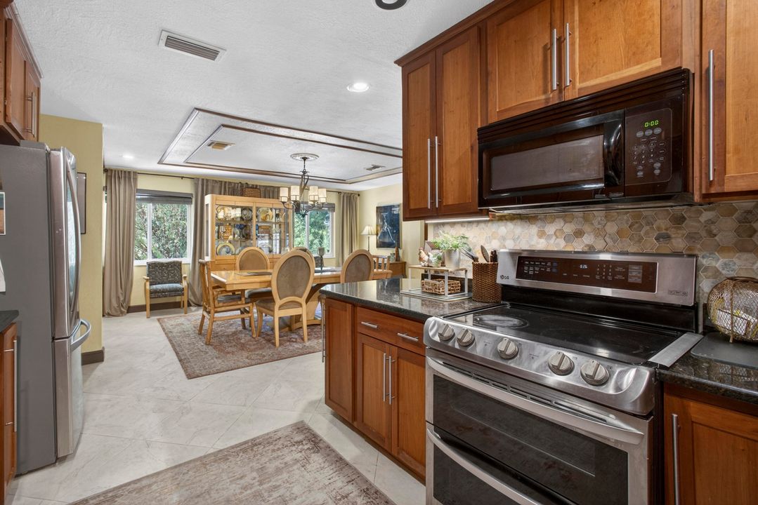 For Sale: $970,000 (4 beds, 3 baths, 2041 Square Feet)