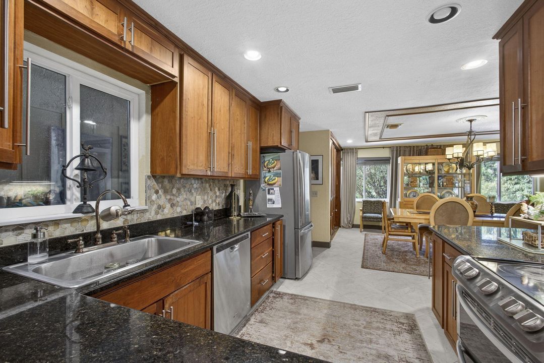 For Sale: $970,000 (4 beds, 3 baths, 2041 Square Feet)