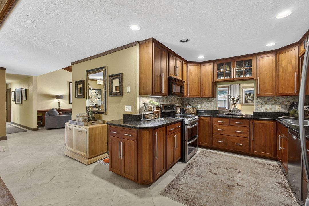 For Sale: $970,000 (4 beds, 3 baths, 2041 Square Feet)