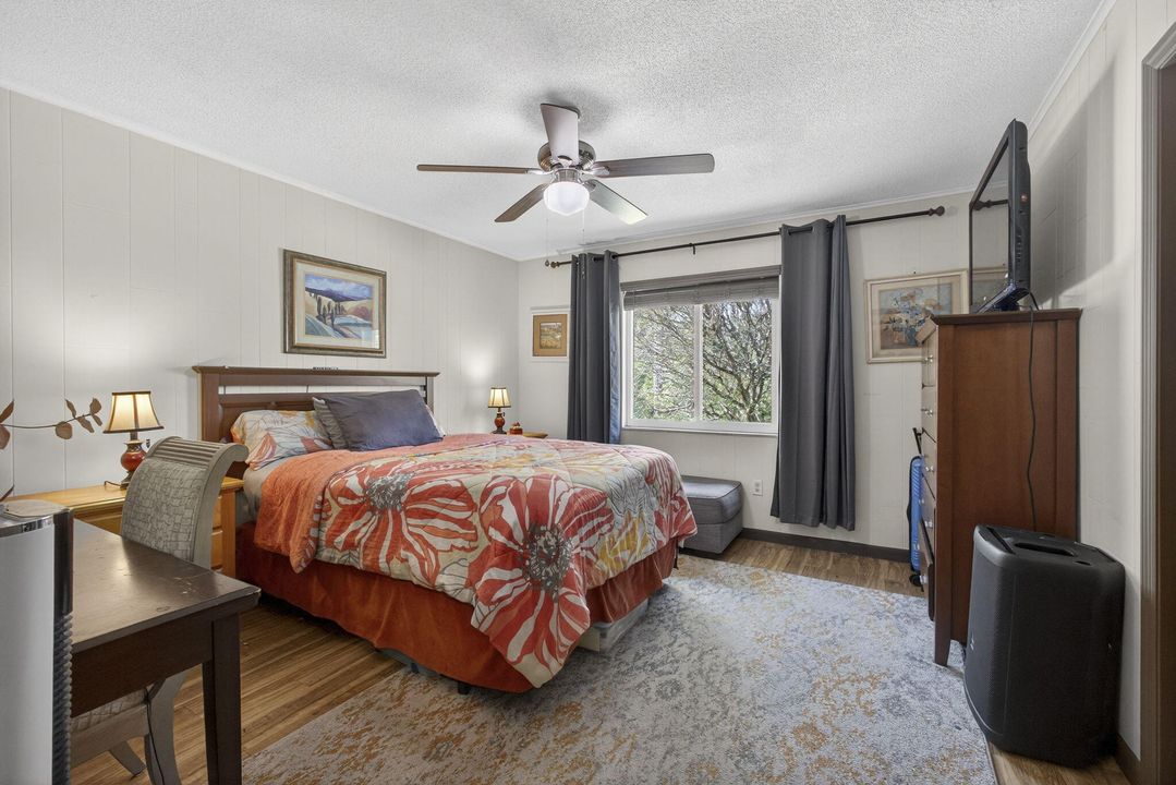 For Sale: $970,000 (4 beds, 3 baths, 2041 Square Feet)