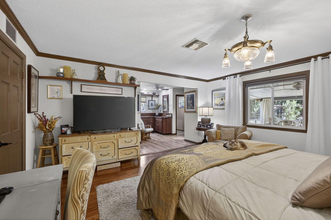 For Sale: $970,000 (4 beds, 3 baths, 2041 Square Feet)