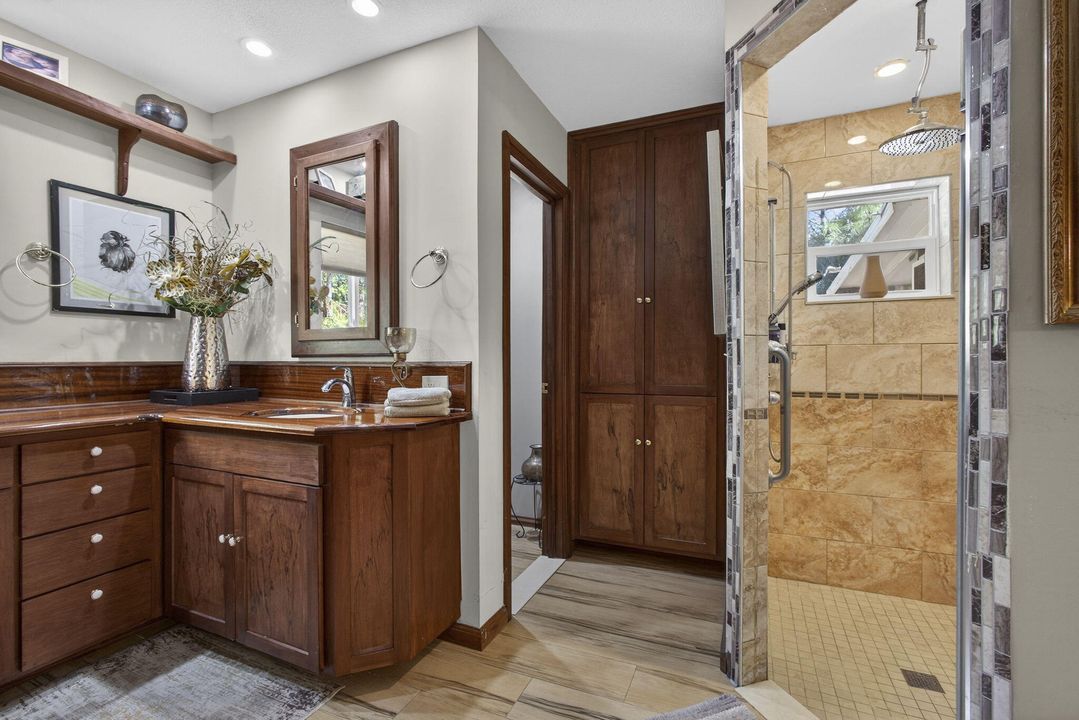 For Sale: $970,000 (4 beds, 3 baths, 2041 Square Feet)