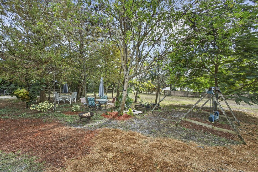 For Sale: $970,000 (4 beds, 3 baths, 2041 Square Feet)